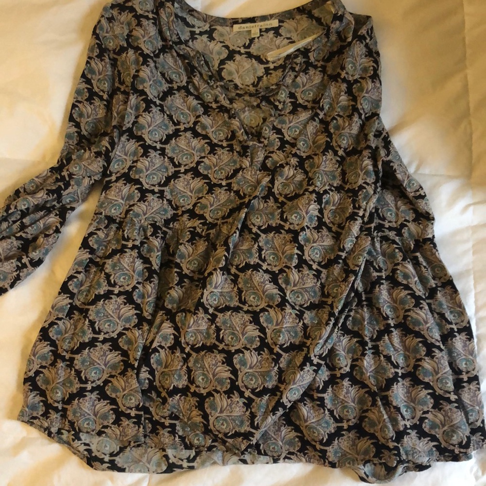 Bell sleeve blouse
